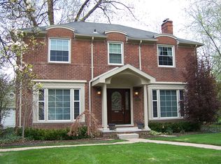 25512 Parkwood Dr, Huntington Woods, MI 48070