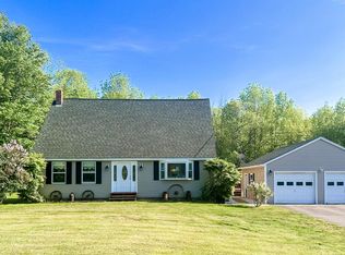 61 Tarybelu Ln, China, ME 04358