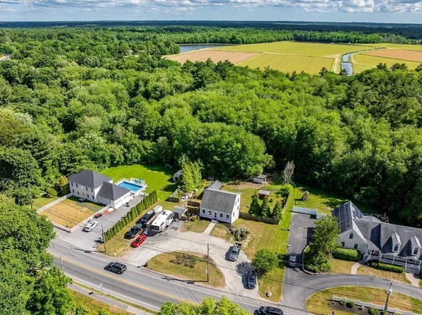 616 Plymouth St, Halifax, MA 02338