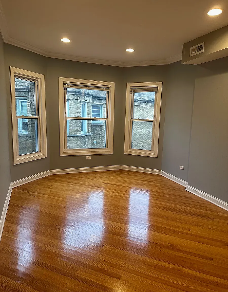 2 bed, 1000 sqft, $2,050 — Photo 2