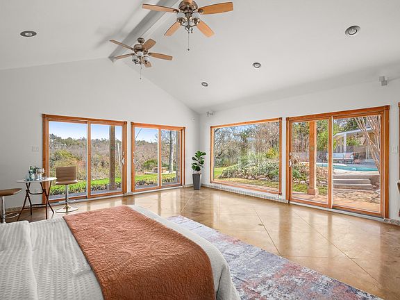 5th image of 209 Ridgecrest Rd