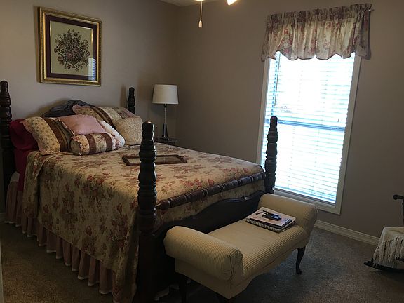4th image of 5844 Huntington Dr