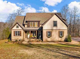 217 Hammett Rd, Wellford, SC 29385