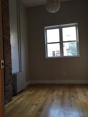 Rented by Metro Prop NY Corp | media 16