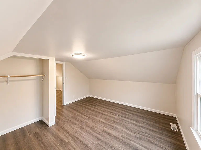 349 Lagro Ave — Photo 15