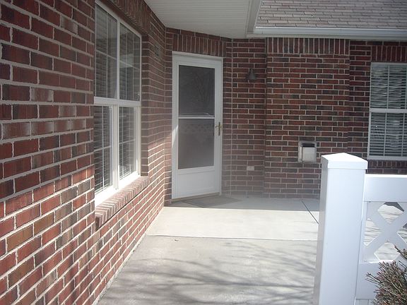 2nd image of 2112 W Jordan Villa Dr
