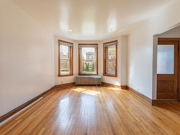 3rd image of 1907 Highland Ave