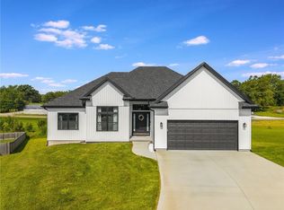 19044 Pawnee Ct, Saint Joseph, MO 64505