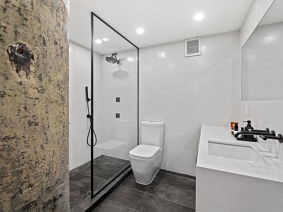 5th image of 205 10th St APT 3N
