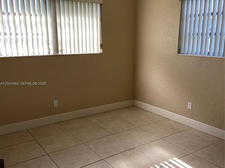 800 NW 76th Ave #800 — Photo 9