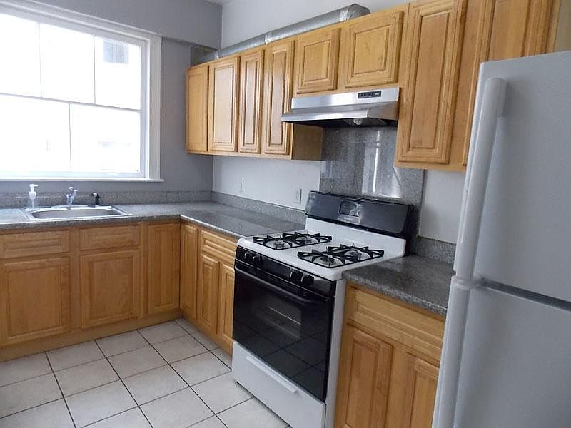 1st image of 921 Leavenworth St
