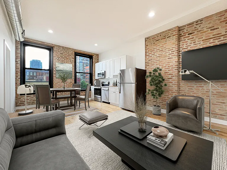 309 W Chicago Ave #301 — Photo 2