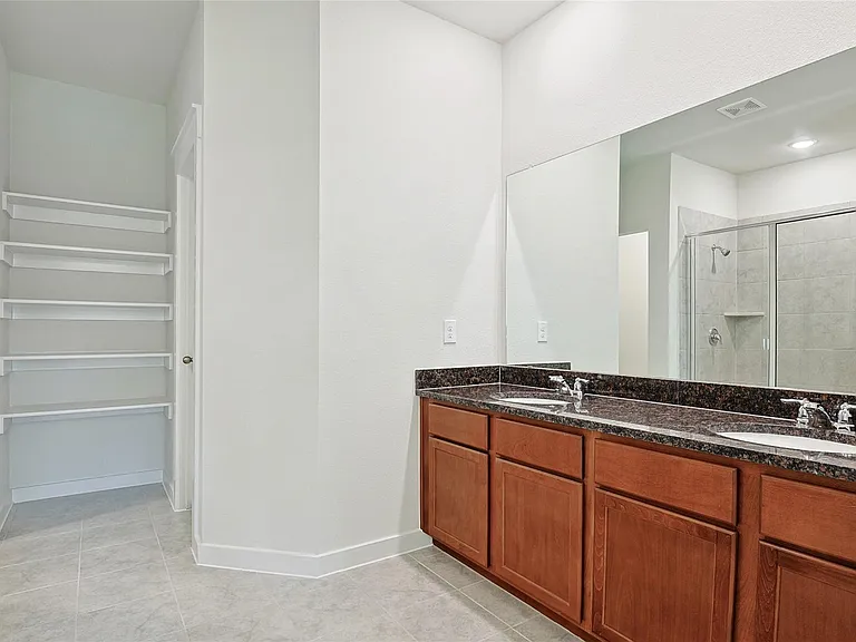 623 Russell Dr — Photo 13