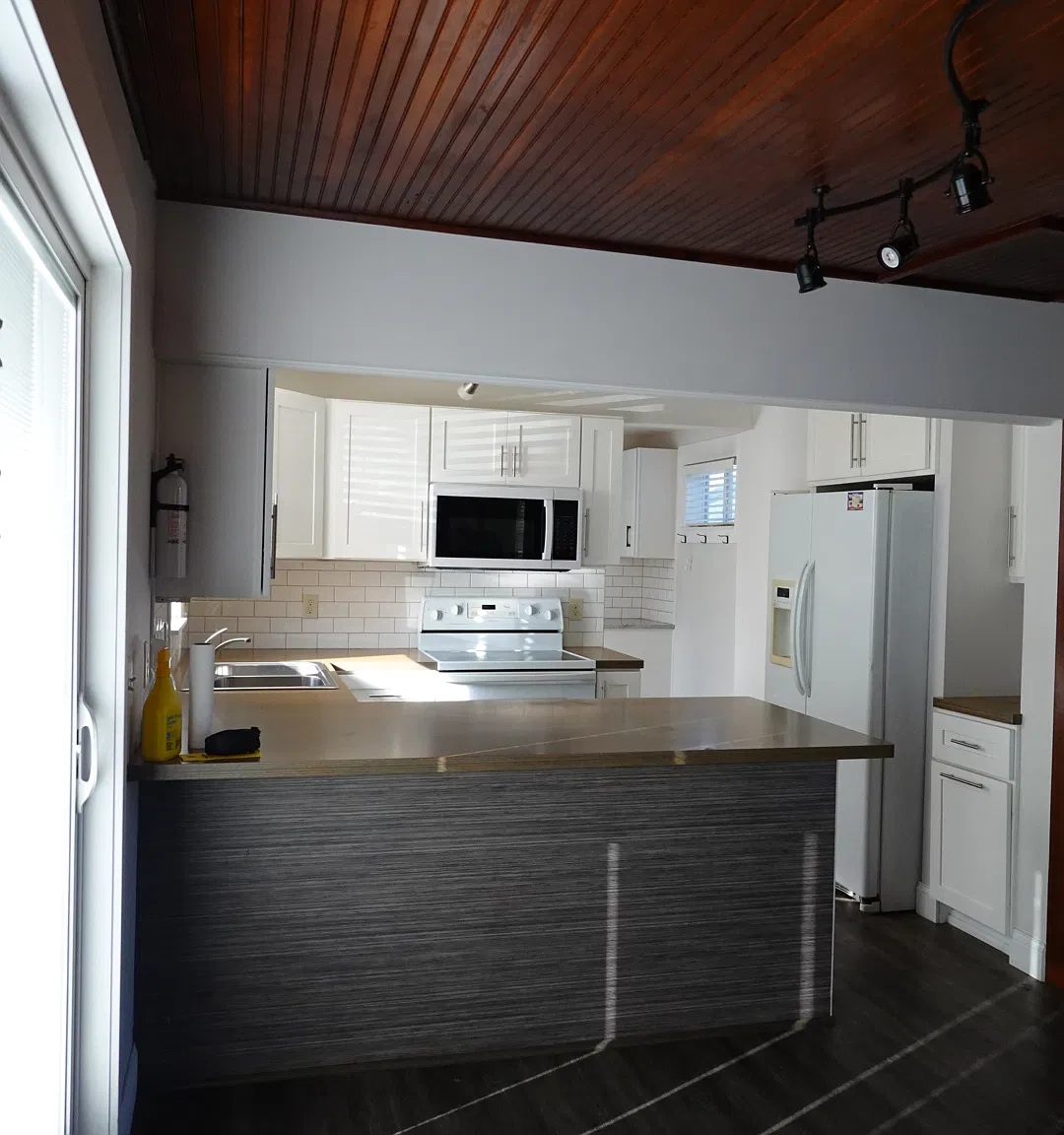 2 bed, 704 sqft, $1,850 — Photo 3