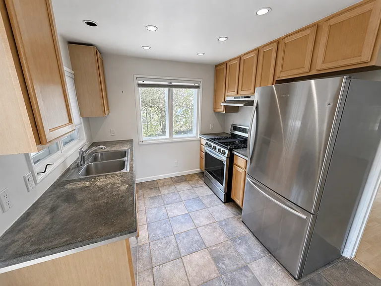 406 S Signal St #A — Photo 10