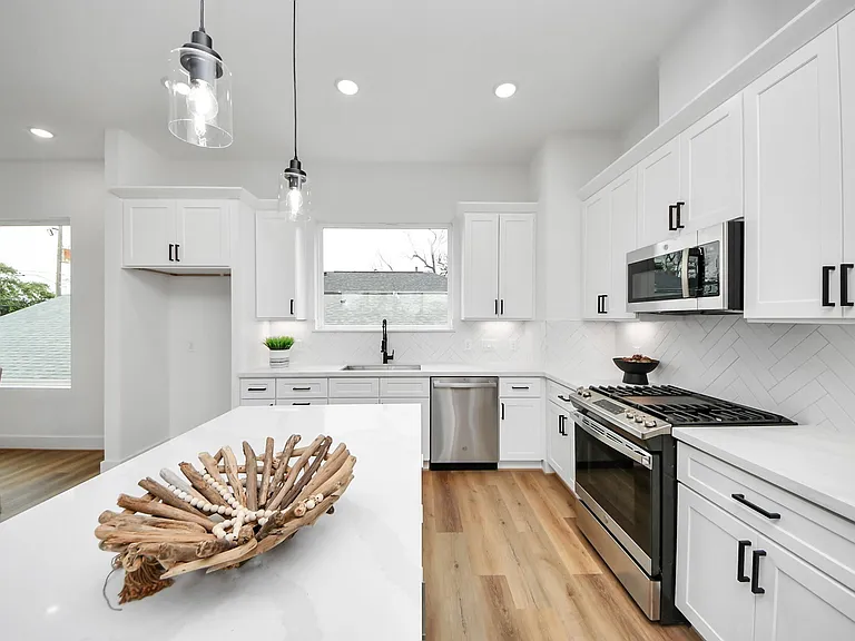 1216 English St — Photo 14