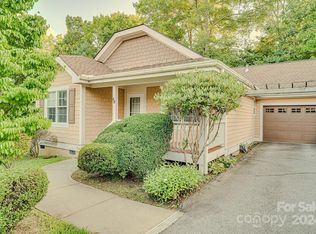 44 Avonlea Ln, Flat Rock, NC 28731