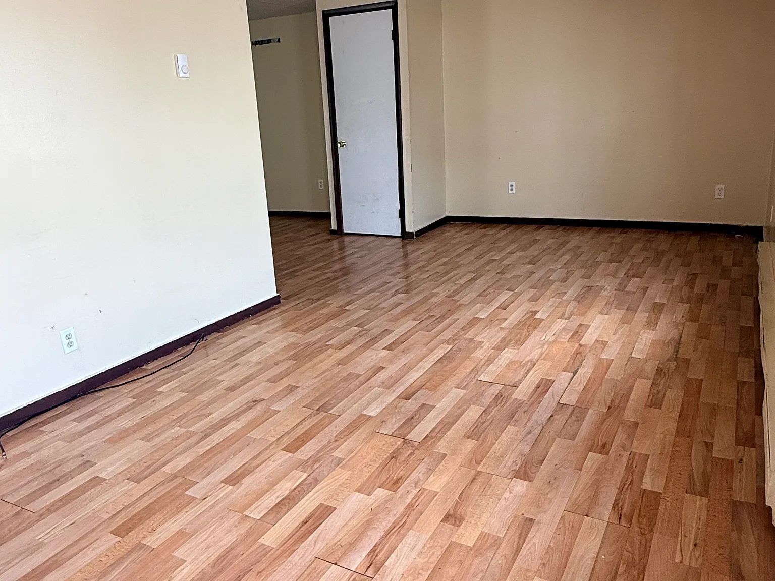 3 bed, 800 sqft, $900 — Photo 4