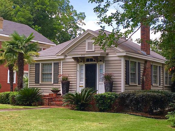 3rd image of 832 Robinson Pl