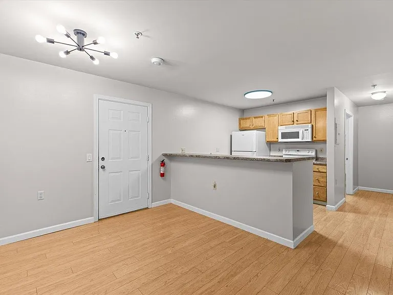 340 Hildred Dr — Photo 8