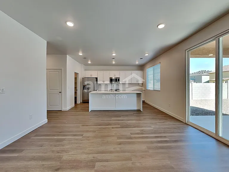 9737 W Luxton Ln — Photo 5