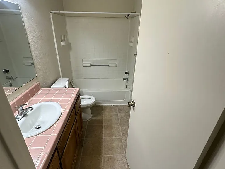 2348 W Pinon Ct — Photo 10