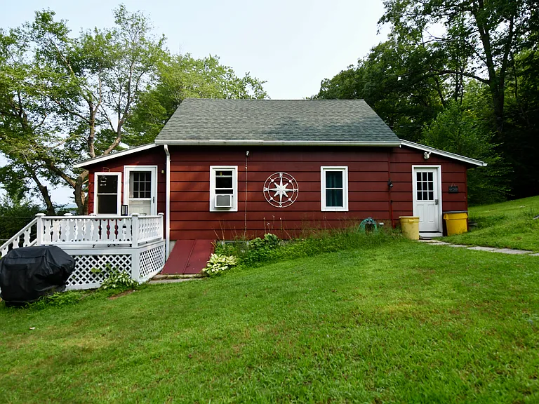 121 Heath Rd — Photo 4
