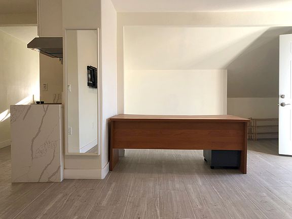 Livingroom - Office area