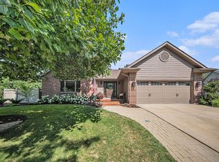 211 Quiet Creek Ct, Chelsea, MI