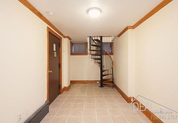 3rd image of 437 16th St APT 1R