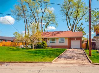 9 Camborne Ave, Toronto, ON M3M2P9