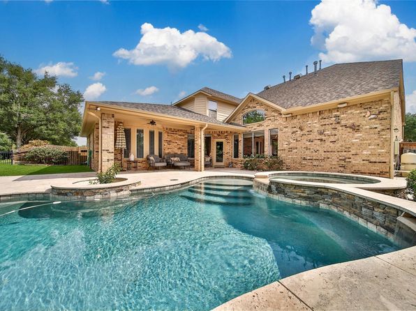 8230 Crescent Knolls Dr, Richmond, TX 77406