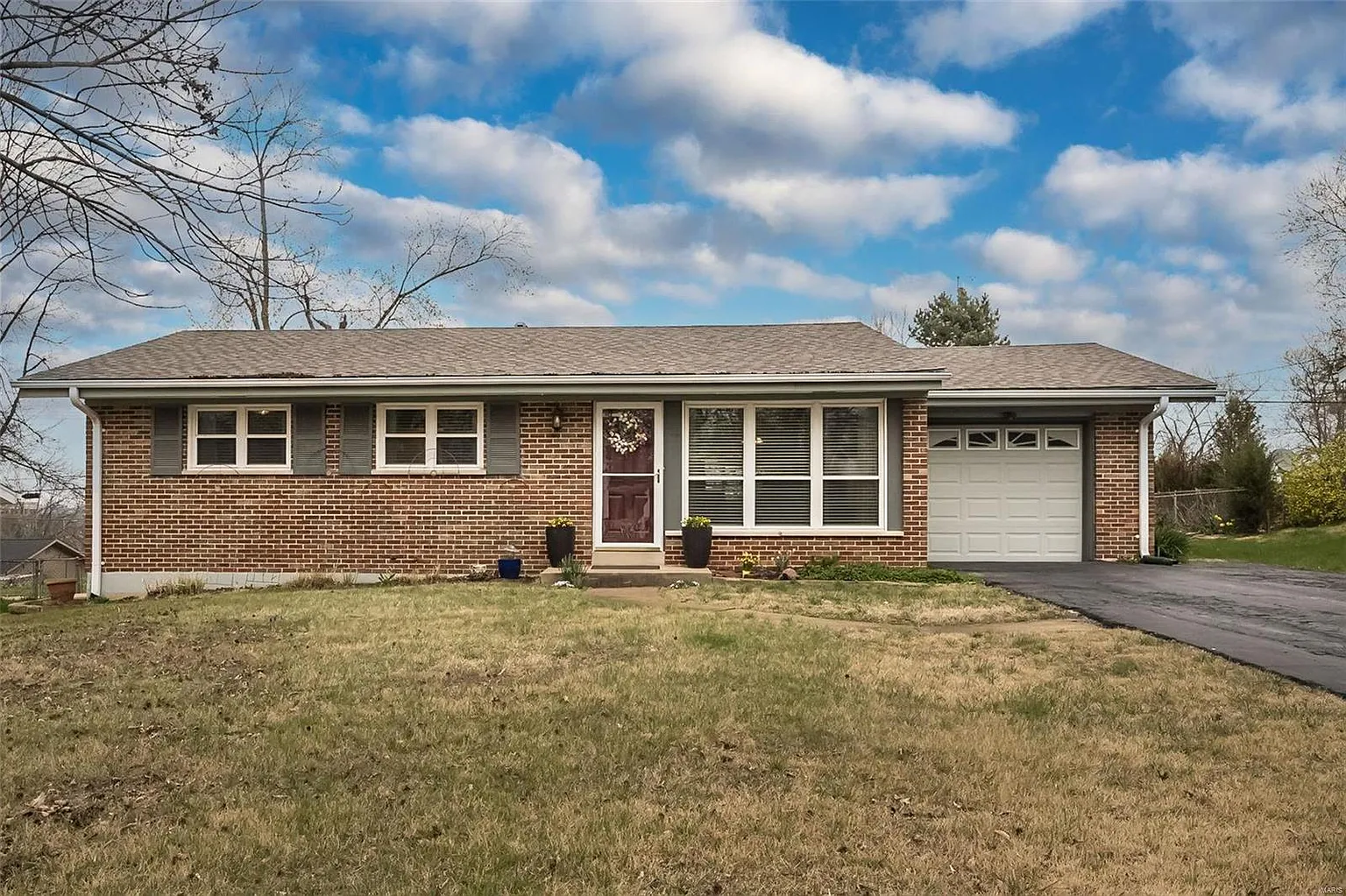 19 Montauk Dr photo 1