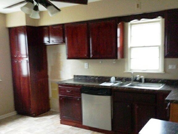 3rd image of 2231 Arizona Ave