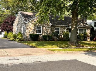 1027 York Ave, Lansdale, PA 19446