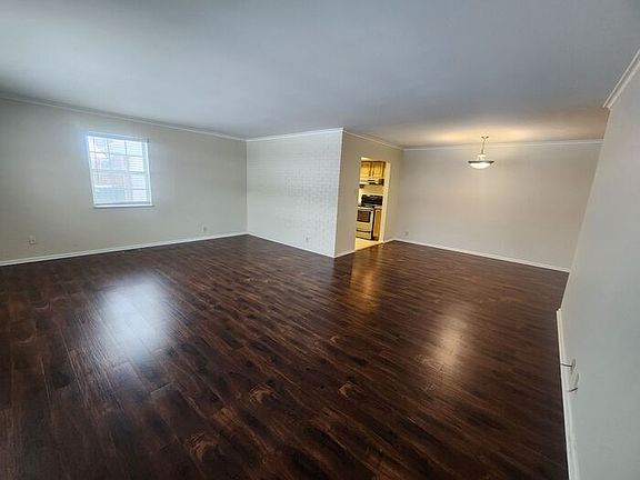 5th image of 112 E Southglen Dr #34