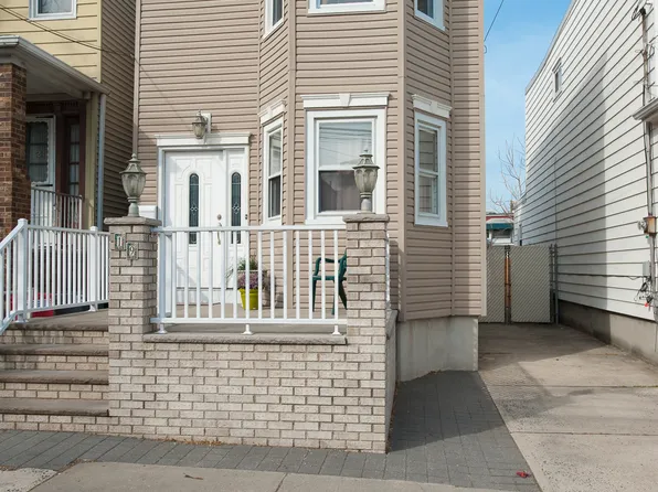 19 W 46th St, Bayonne, NJ 07002