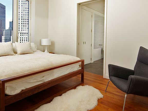 2nd image of 15 William St #9