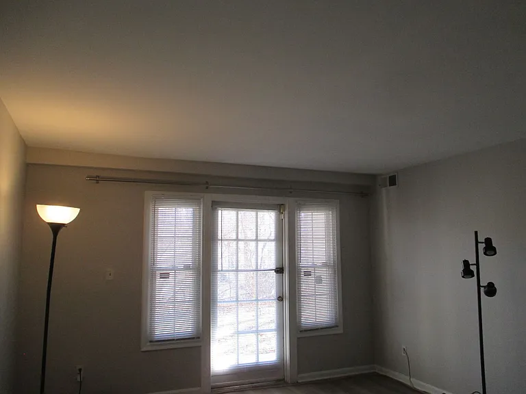 5903L Kingsford Rd — Photo 2