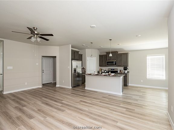 4th image of 2159 Chief St