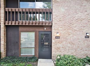 5913 Oakwood Dr #140B, Lisle, IL 60532