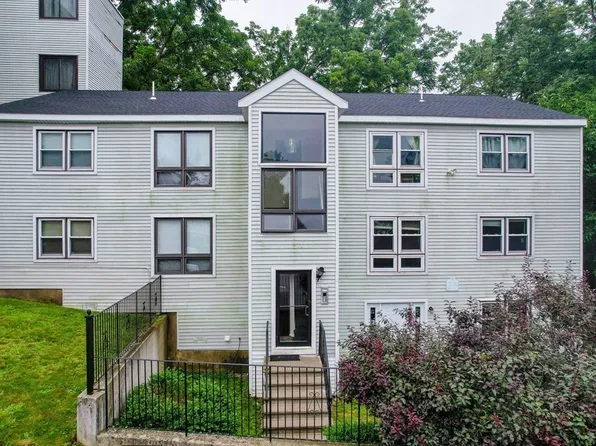 157 Nesmith St APT 15, Lowell, MA 01852