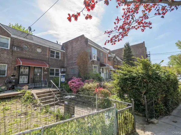 10-25 115th Street, College Point, NY 11356