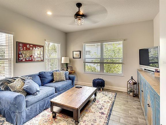 5th image of 1124 Thornbury Dr