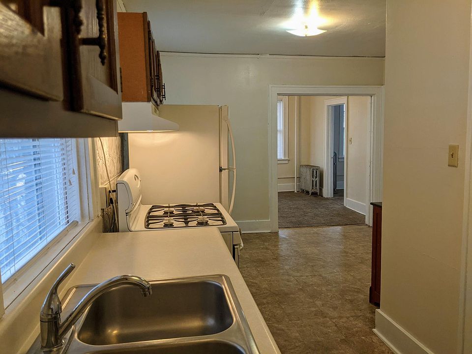 1st image of 1215 Douglas St APT 3