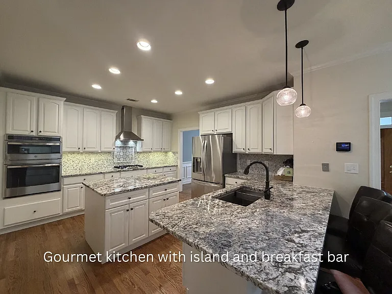 1510 Liberty Ln — Photo 2