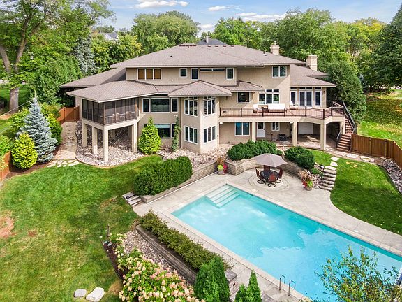 3rd image of 5600 Parkwood Ln