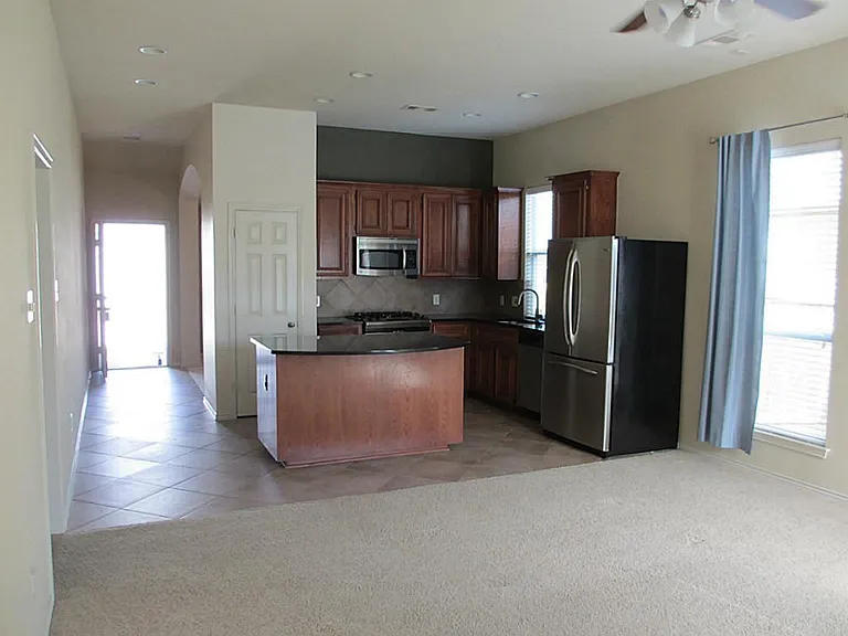 6031 Lynwood Banks Ln — Photo 3