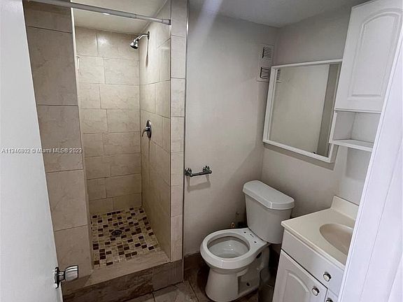 4th image of 6900 Bay Dr APT 8J