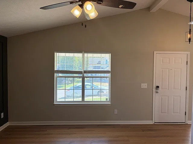 3 bed, 1187 sqft, $2,500 — Photo 4